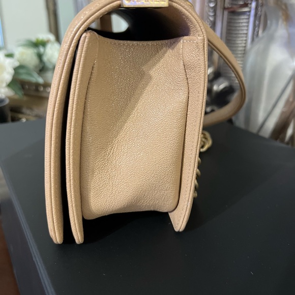 Chanel Medium Boy Bag - Picture 3 of 7